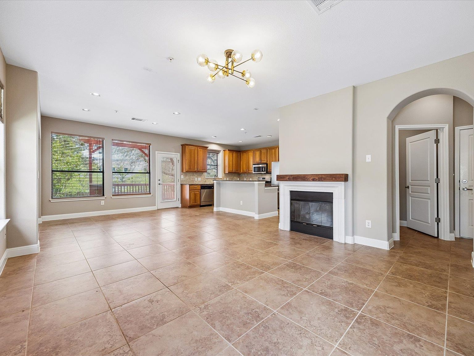 6705 Covered Bridge Dr Unit 24 Austin, TX 78736 - Thumbnail 5