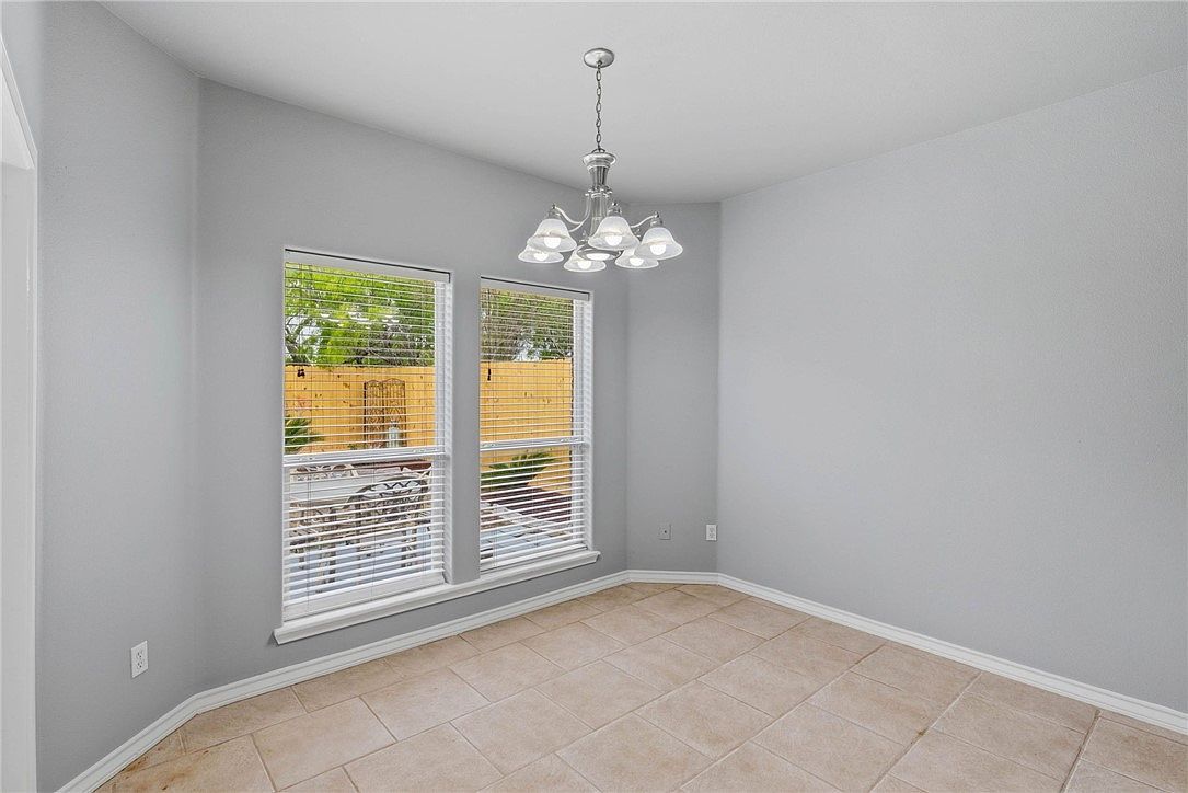 3141 Quail Springs Rd APT 4 Corpus Christi, TX 78414 - Thumbnail 5