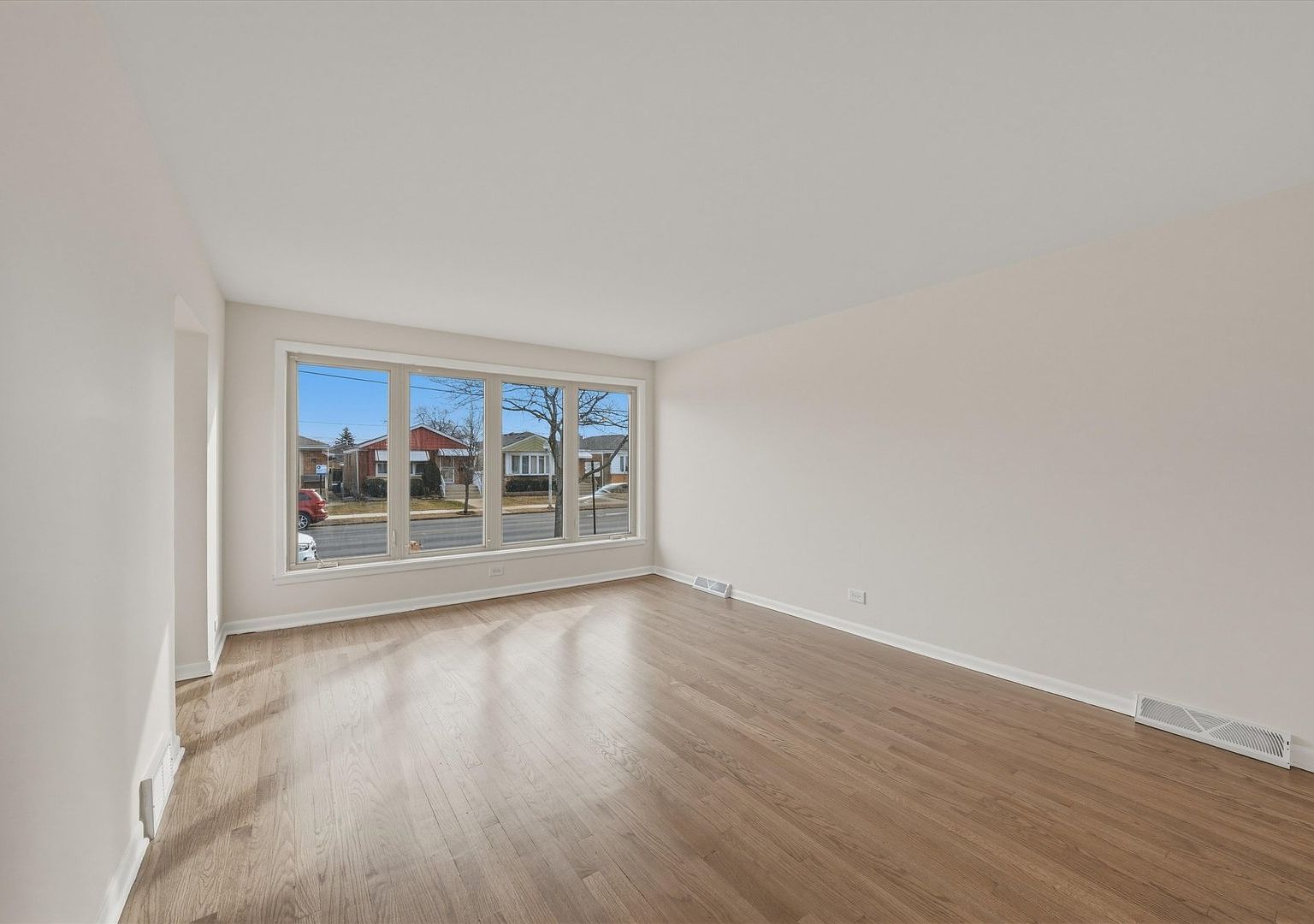 5820 S Narragansett Ave Chicago, IL 60638 - Thumbnail 5