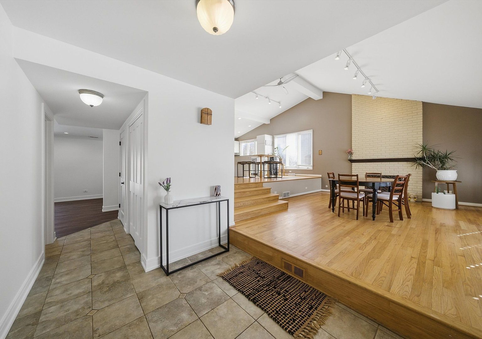 (undisclosed Address) La Grange Highlands, IL 60525 - Thumbnail 5