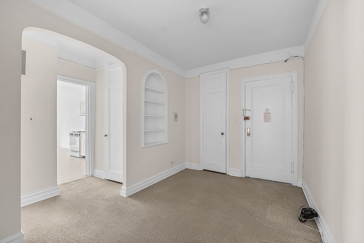 111-15 75th Ave APT 4K Forest Hills, NY 11375 - Thumbnail 5