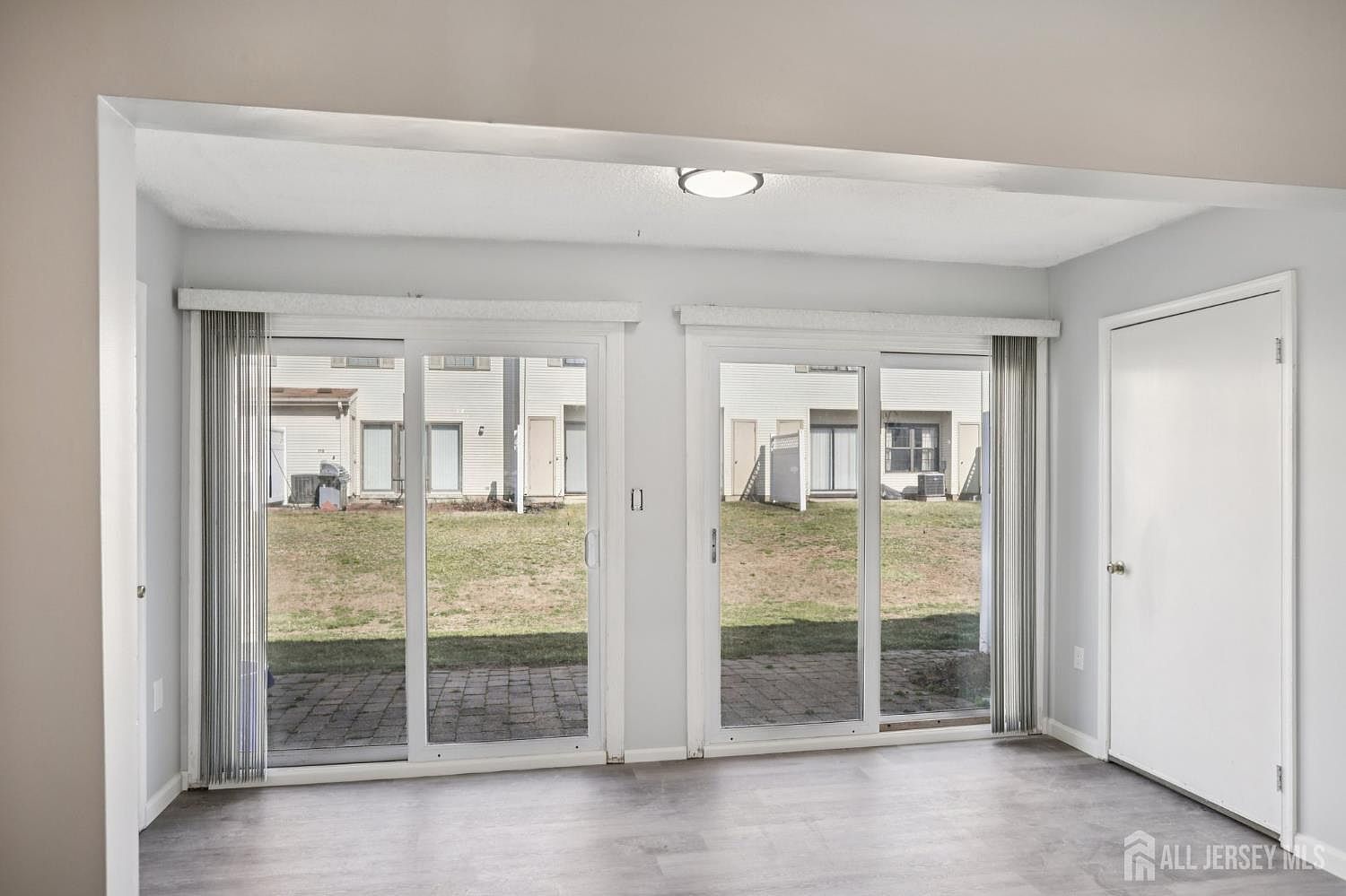 204 Hampshire Ct Piscataway, NJ 08854 - Thumbnail 5