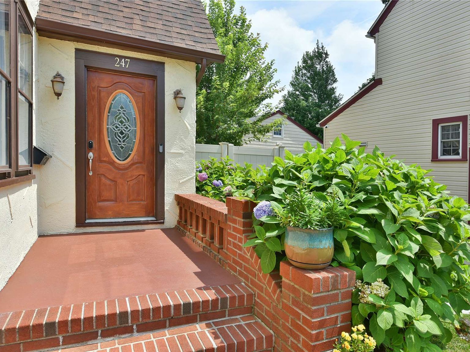 247 Sycamore St West Hempstead, NY 11552 - Thumbnail 5