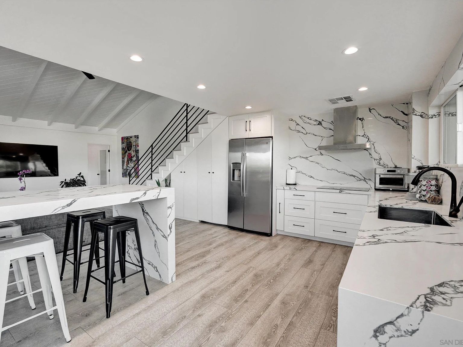 3546 Multiview Dr Los Angeles, CA 90068 - Thumbnail 5