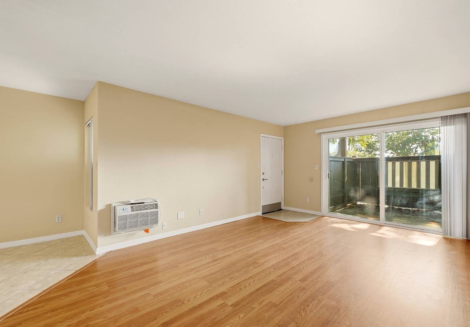 1345 Cabrillo Park Dr APT C01 Santa Ana, CA 92701 - Thumbnail 5