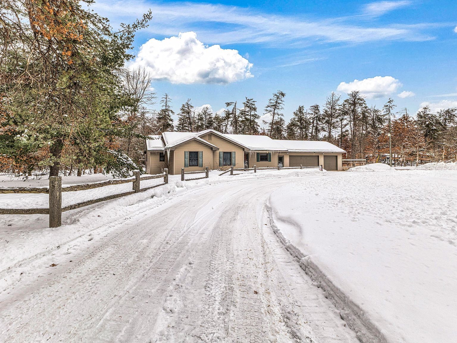 3002 W Jones Lake Rd Grayling, MI 49738 - Thumbnail 5