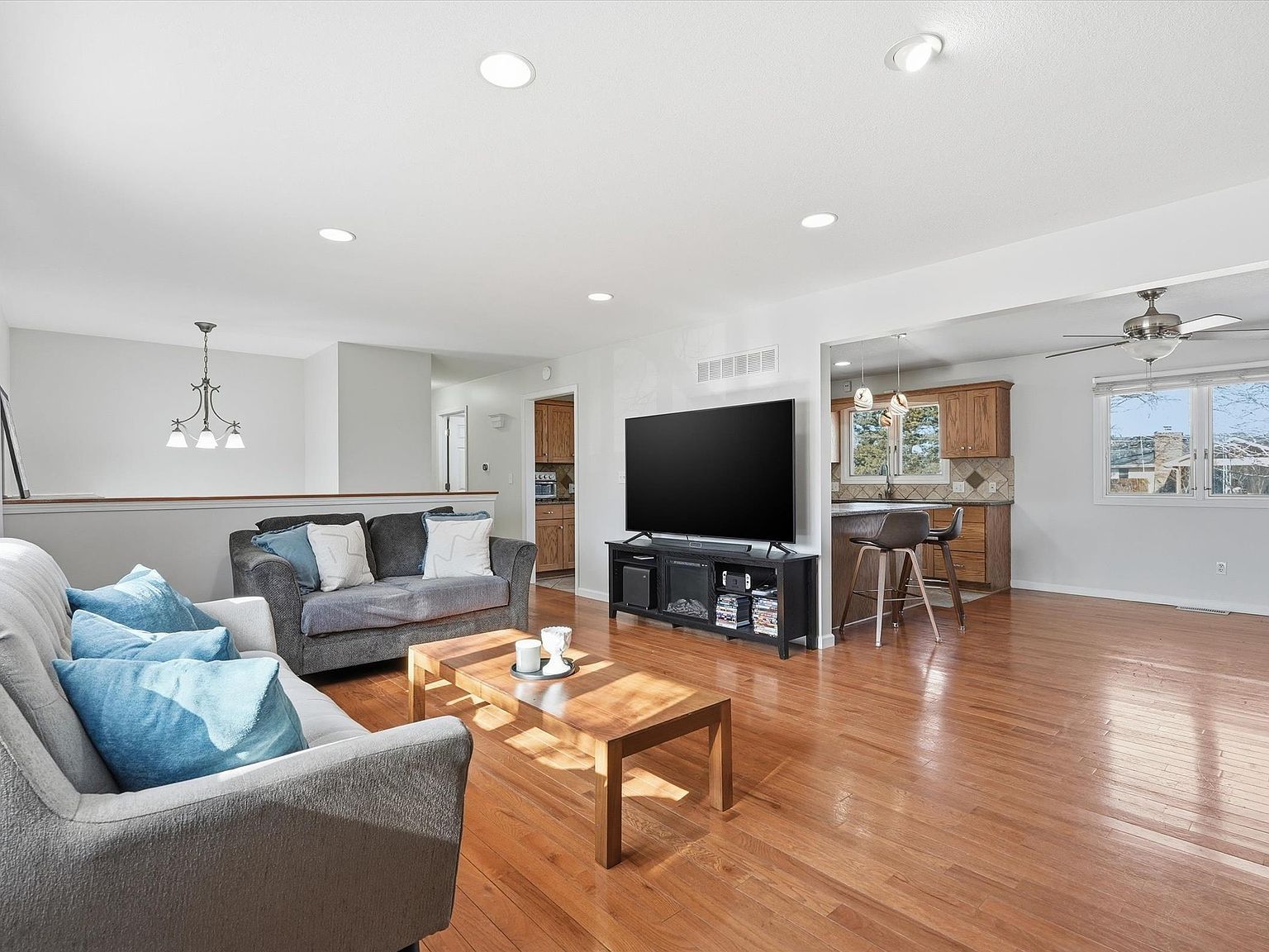 4330 SE 26th Ter Topeka, KS 66605 - Thumbnail 5