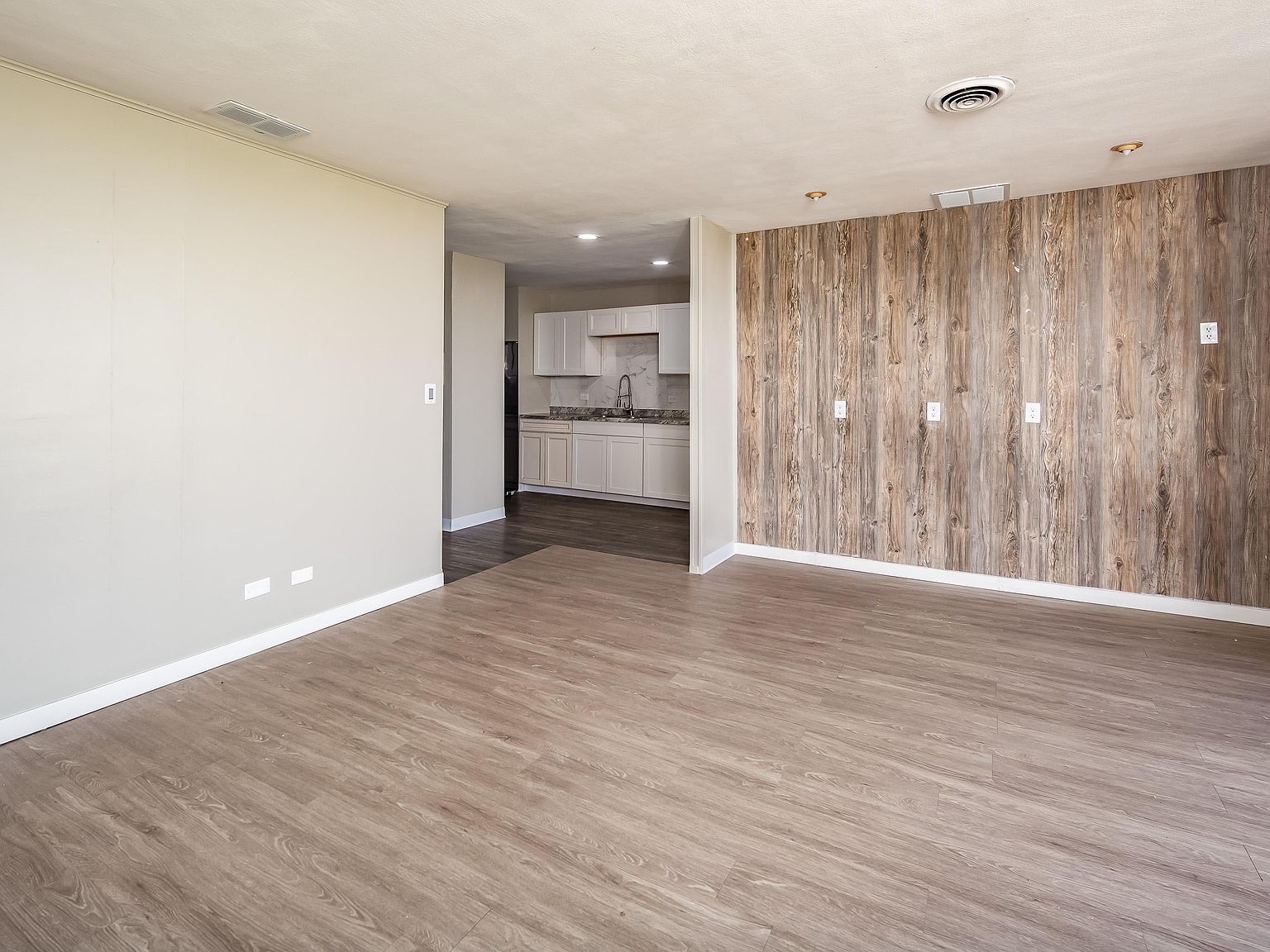 1800 7th St East Moline, IL 61244 - Thumbnail 5