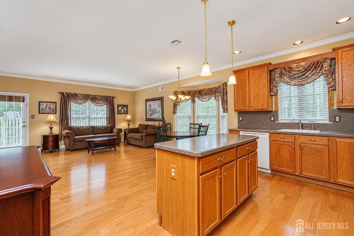 33 George W Helme Dr Helmetta, NJ 08828 - Thumbnail 5