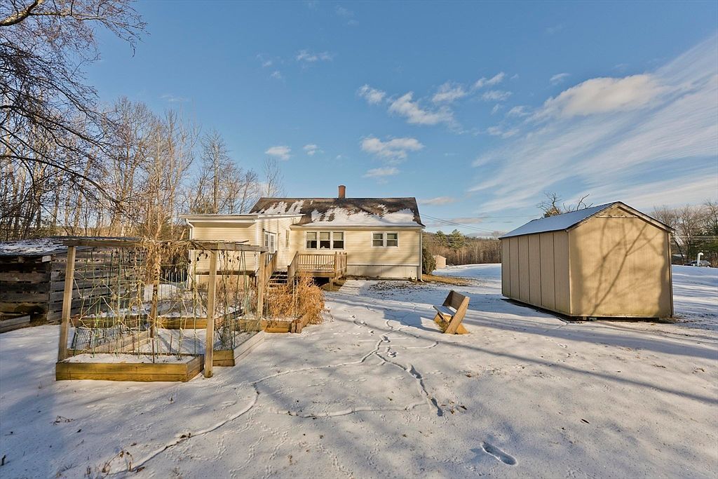 137 Old Amherst Rd Belchertown, MA 01007 - Thumbnail 5