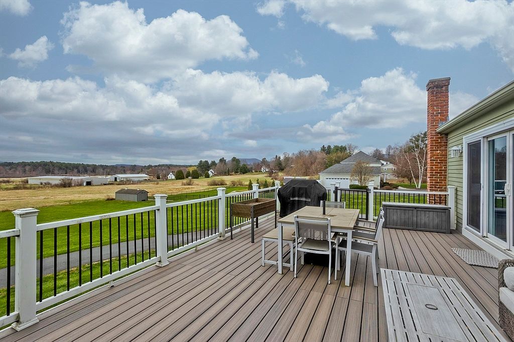 916 S East St Amherst, MA 01002 - Thumbnail 5