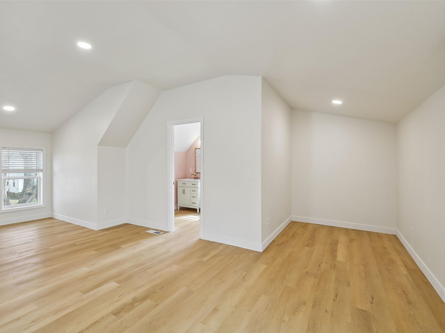 2808 48th St Des Moines, IA 50310 - Thumbnail 5