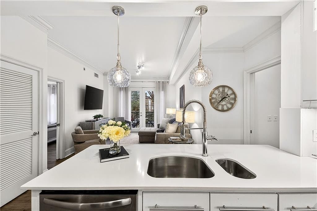 2255 Peachtree Rd NE Unit 323 Atlanta, GA 30309 - Thumbnail 5