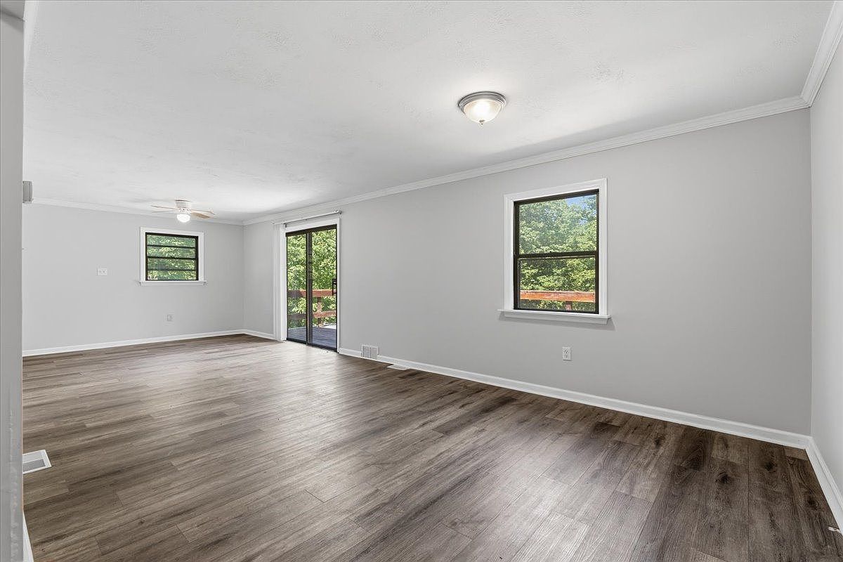 216 Magill Rd Zelienople, PA 16063 - Thumbnail 5