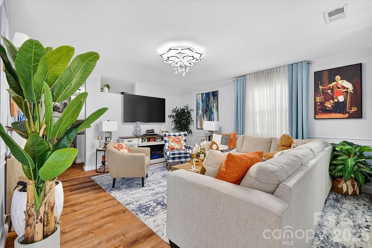 6219 Thompson Brook Ln Charlotte, NC 28212 - Thumbnail 5