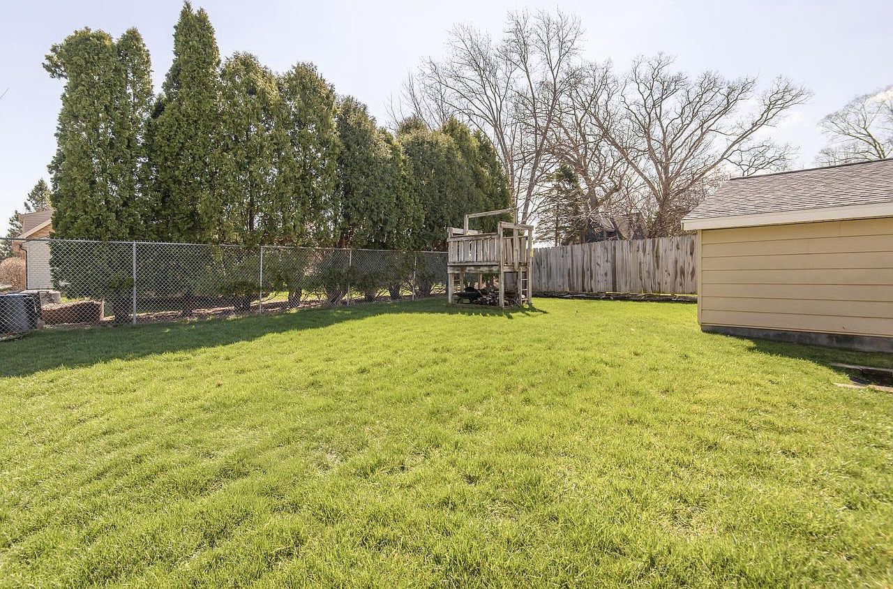 3406 S 93rd St Milwaukee, WI 53227 - Thumbnail 5