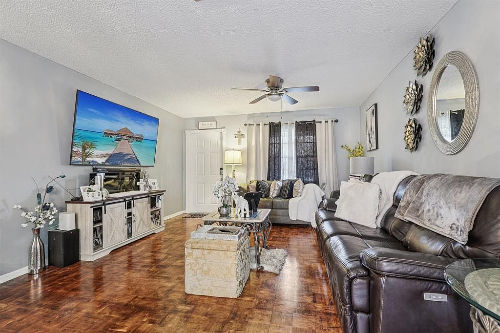 414 SW 79th Ter North Lauderdale, FL 33068 - Thumbnail 5