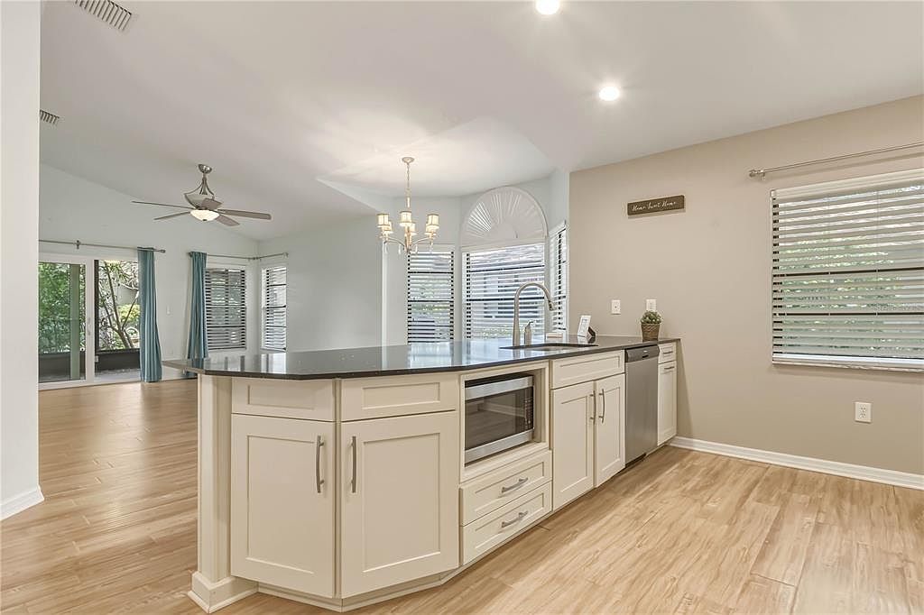 1696 Nash Ct Dunedin, FL 34698 - Thumbnail 5