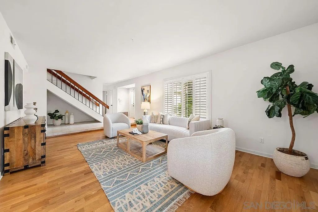 2210 Valley Rd Oceanside, CA 92056 - Thumbnail 5