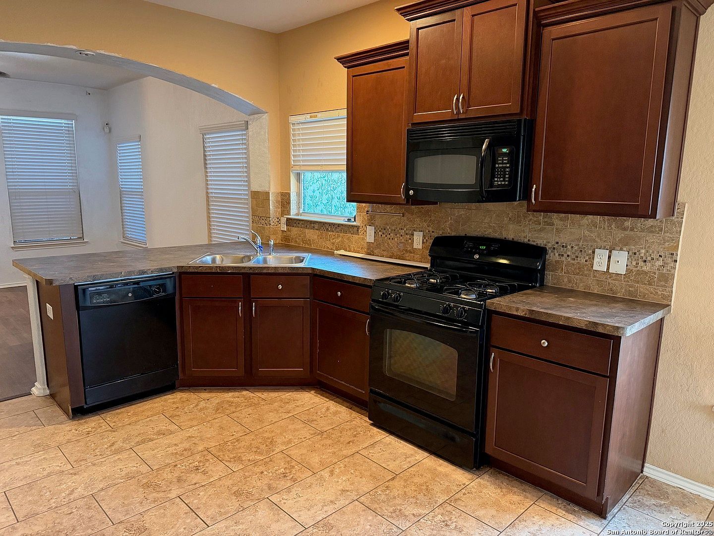 9134 Vondel Park Converse, TX 78109 - Thumbnail 5