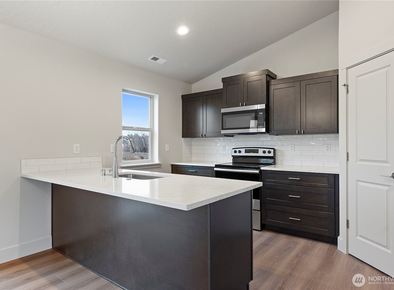 202 N Sandy Loop Moses Lake, WA 98837 - Thumbnail 5