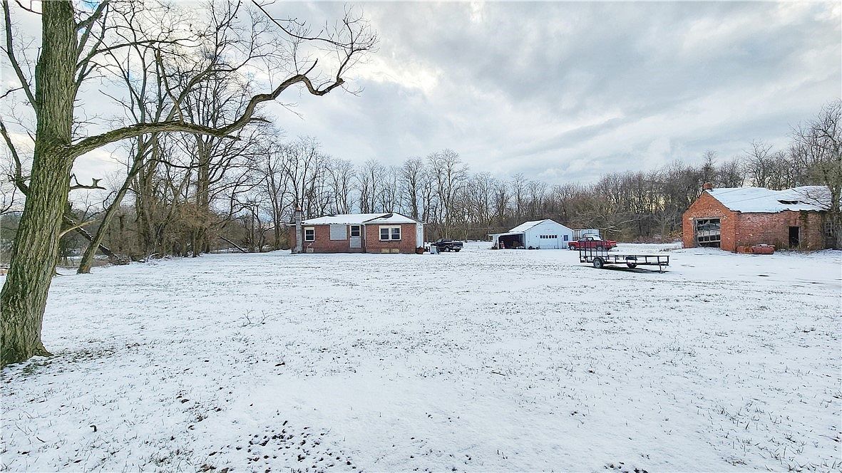 3348 E Main St Hillsville, PA 16132 - Thumbnail 5