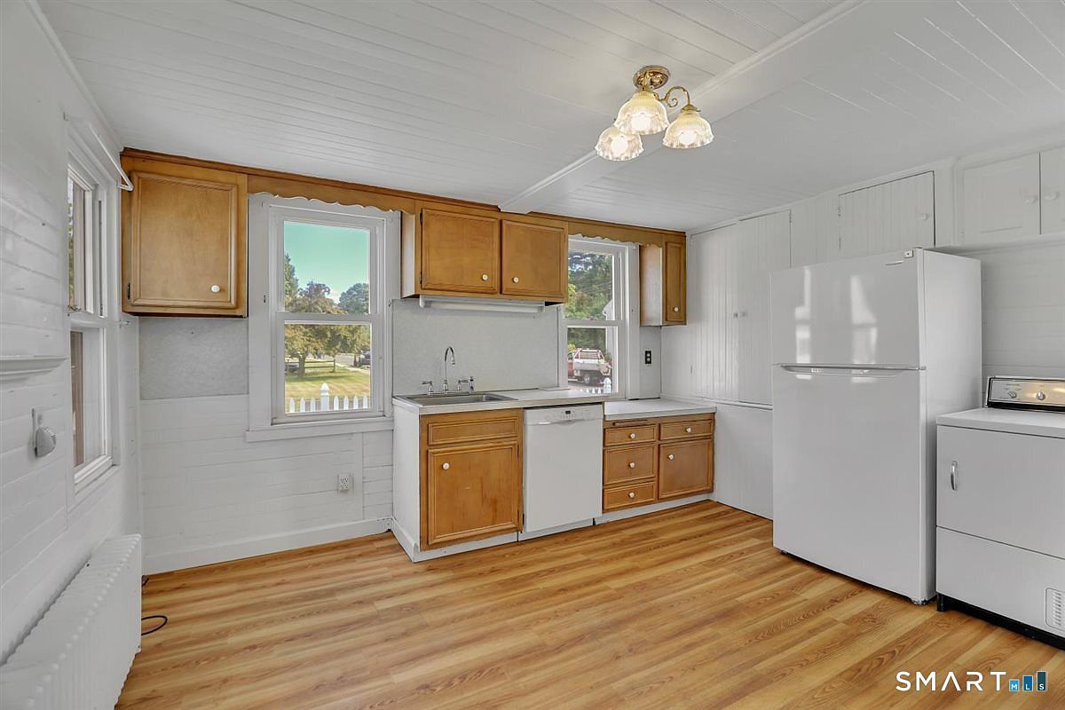 128 Broad St Plainville, CT 06062 - Thumbnail 5