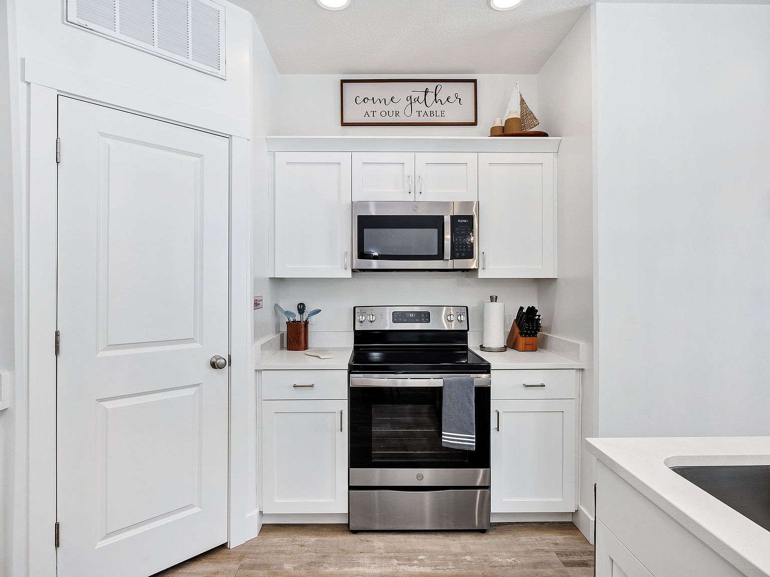 559 N Blue Lake St Garden City, UT 84028 - Thumbnail 5