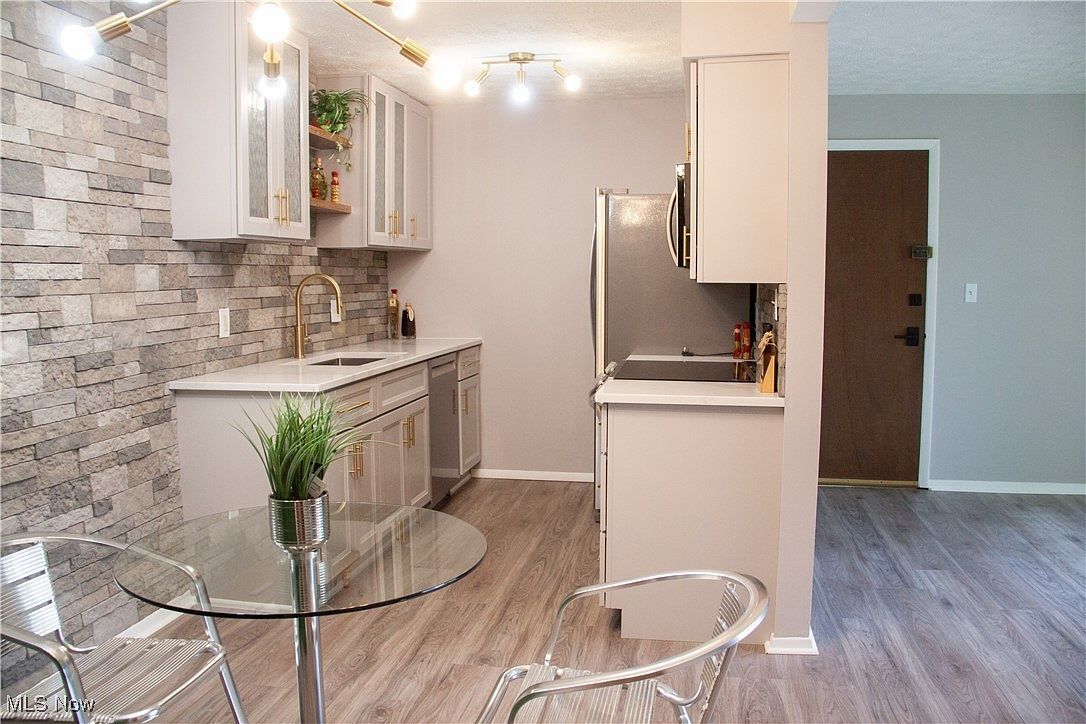 16475 Heather Ln #S202 Middleburg Heights, OH 44130 - Thumbnail 5