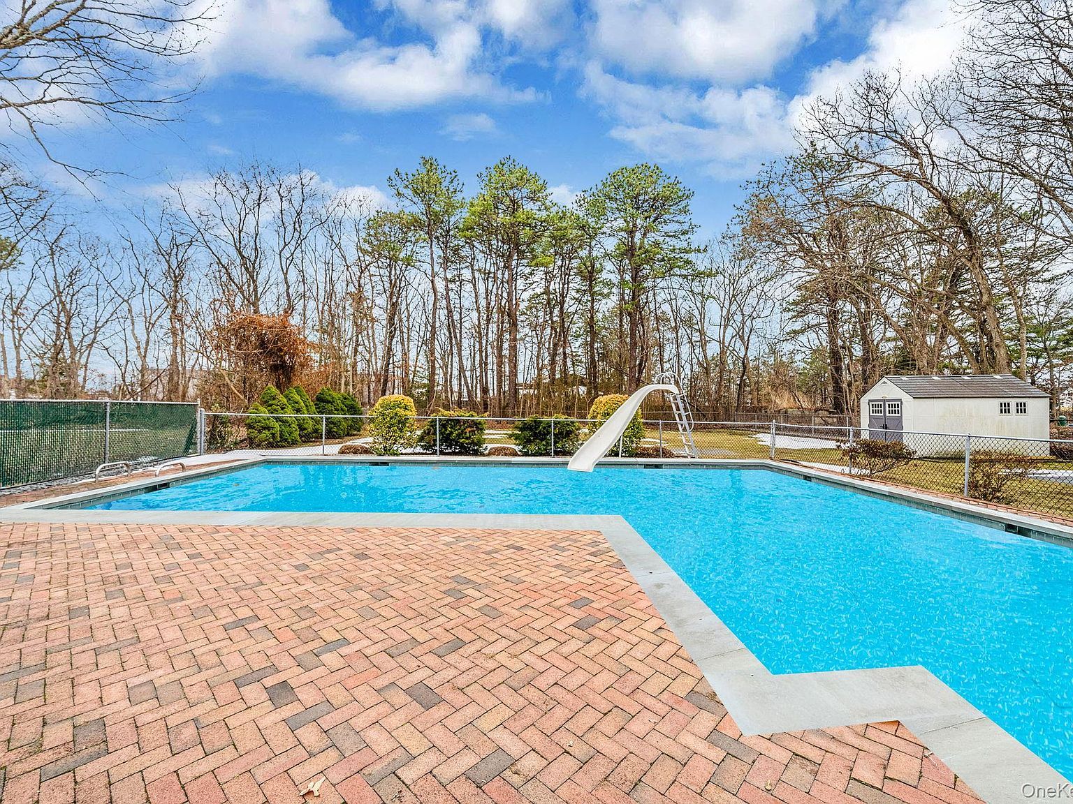 818 Nicolls Rd Deer Park, NY 11729 - Thumbnail 5