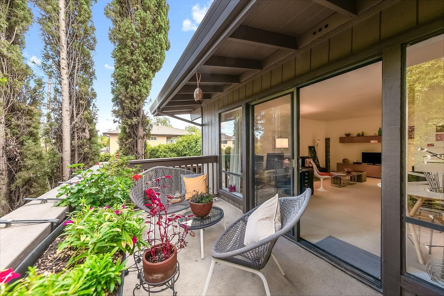 2424 Larkspur Ln APT 216 Sacramento, CA 95825 - Thumbnail 5