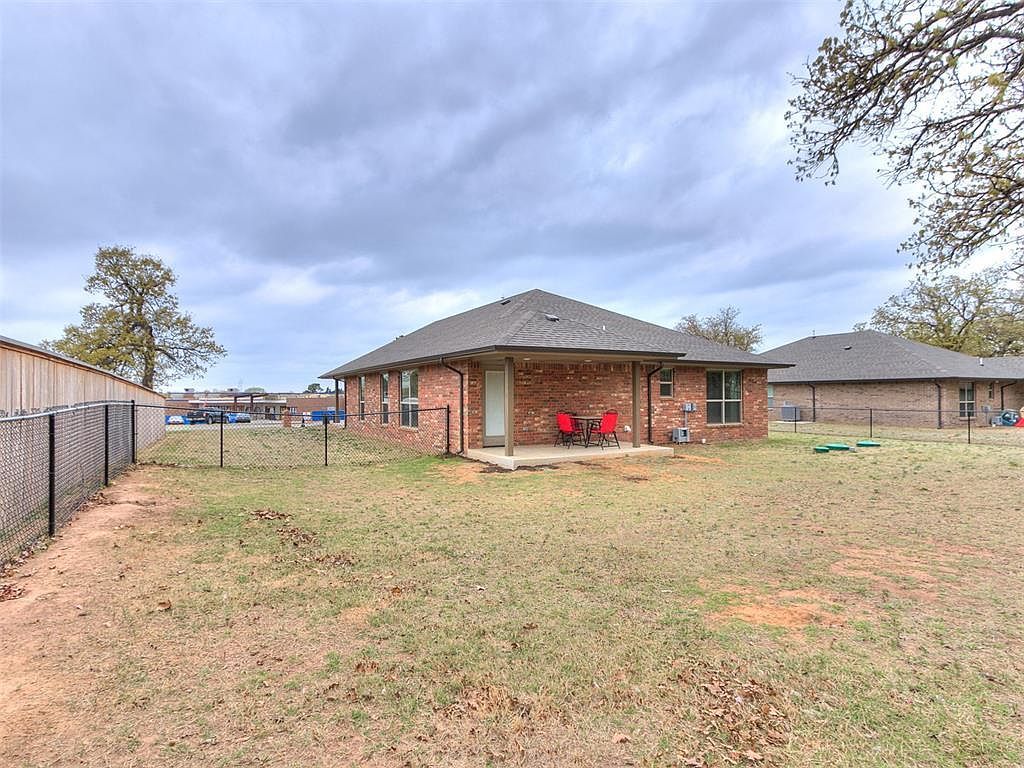 792 Harrison St Harrah, OK 73045 - Thumbnail 5