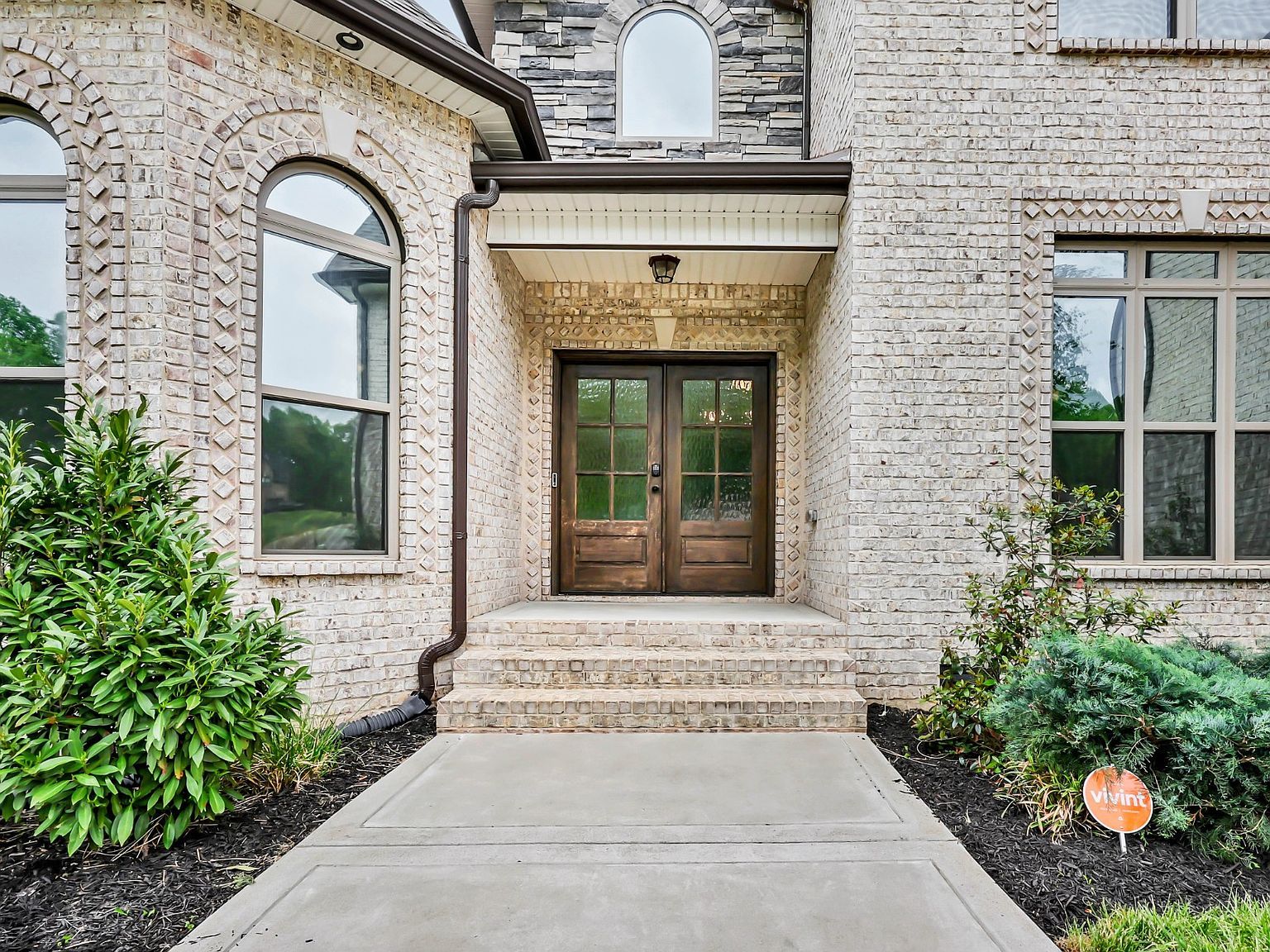 1689 Double R Blvd Clarksville, TN 37042 - Thumbnail 5