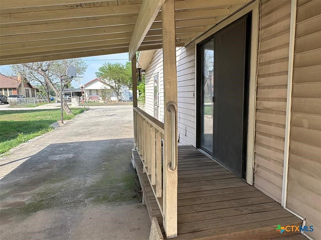 137 N Kowald Ln New Braunfels, TX 78130 - Thumbnail 5