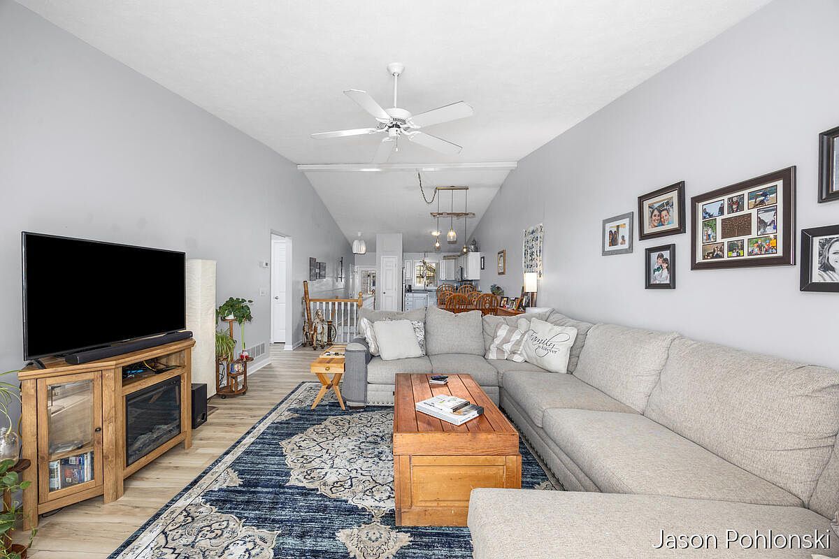 4916 Castle Hill Ct NE Rockford, MI 49341 - Thumbnail 5