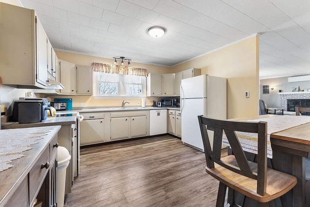 12 McDonald Ave Ellsworth, ME 04605 - Thumbnail 5