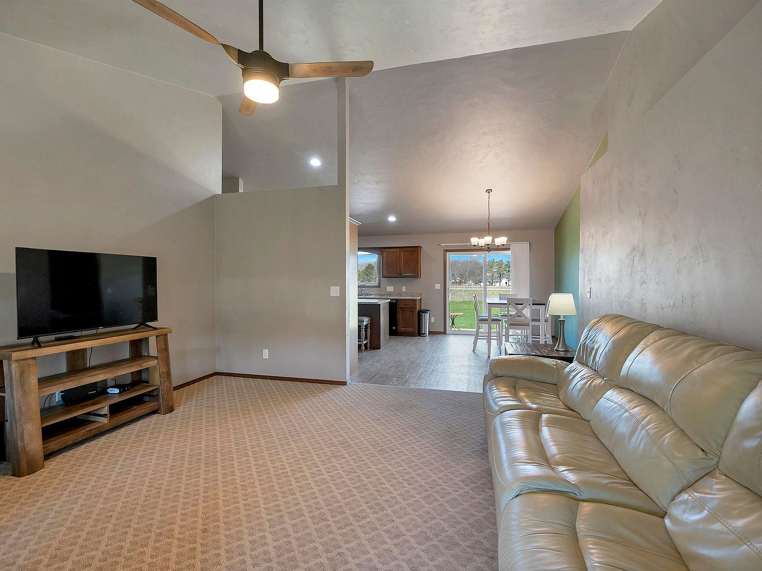 2137 Klondike Road Green Bay, WI 54311 - Thumbnail 5