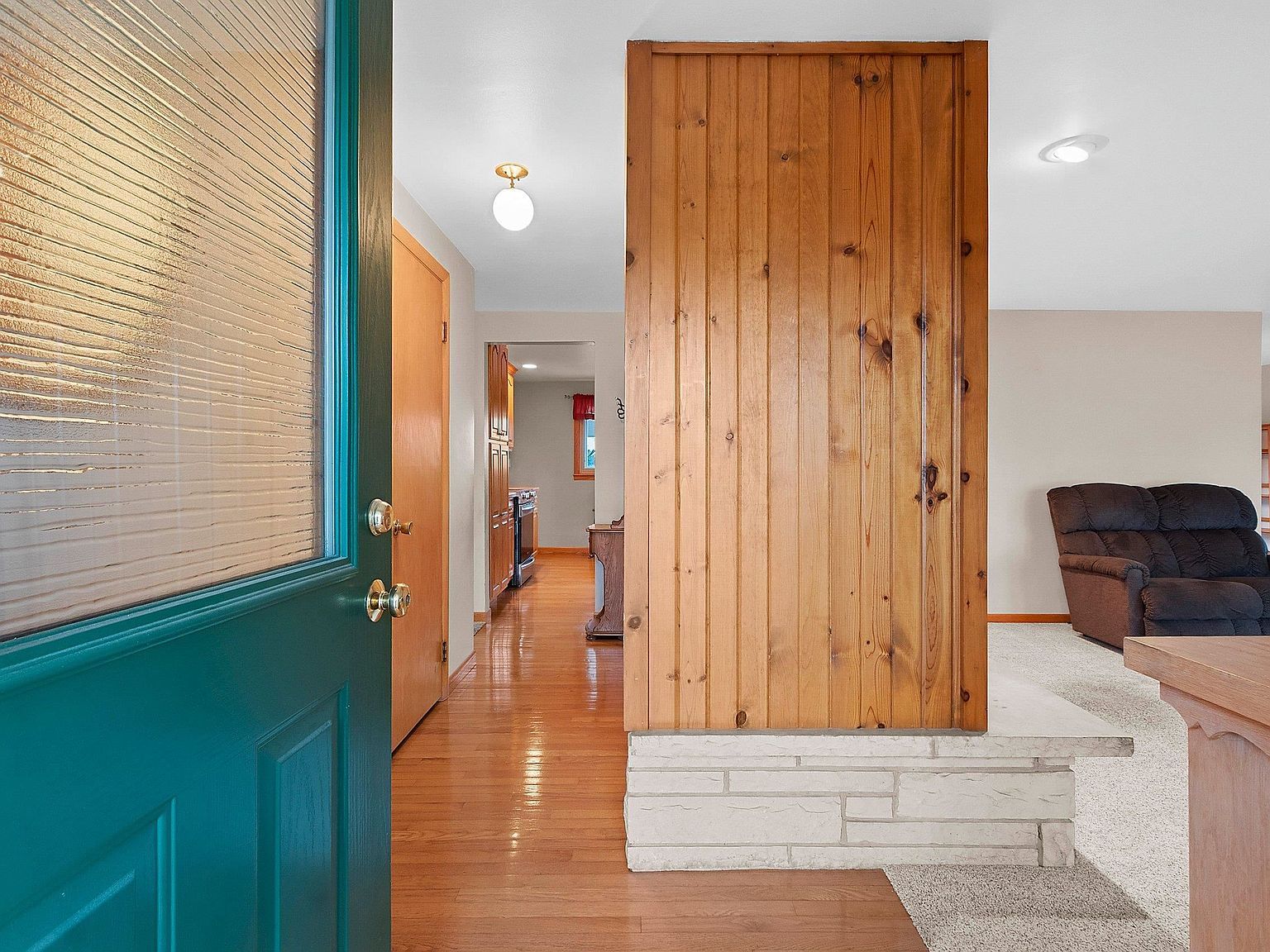 914 S Main St Mishicot, WI 54228 - Thumbnail 5