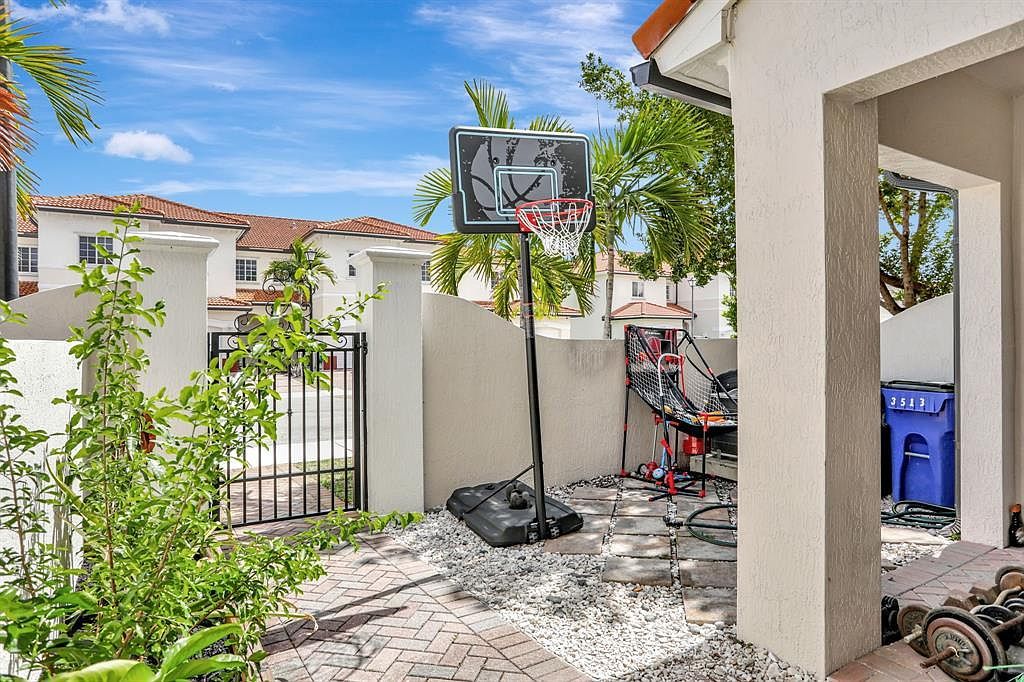 3513 NW 29th Ct Lauderdale Lakes, FL 33311 - Thumbnail 5
