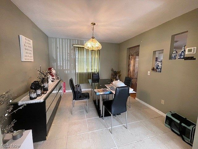 97 Chelmsford Dr Aurora, OH 44202 - Thumbnail 5