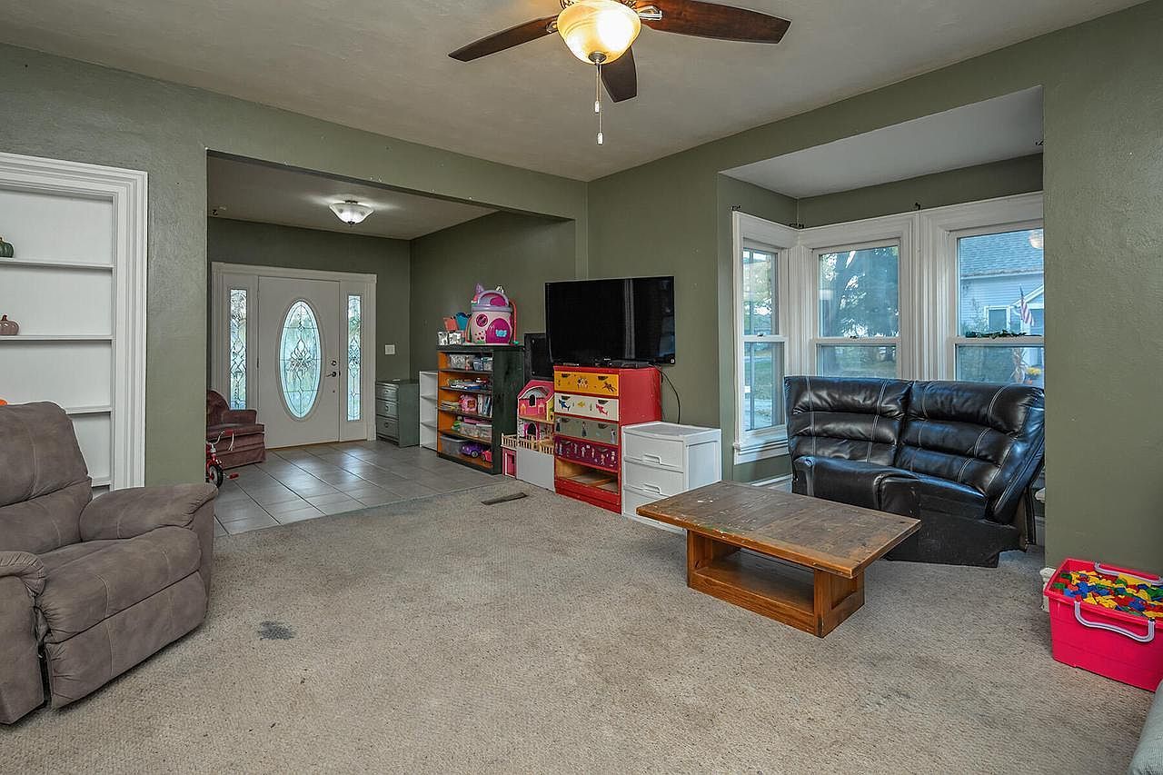 127 Pleasant St Sharon, WI 53585 - Thumbnail 5