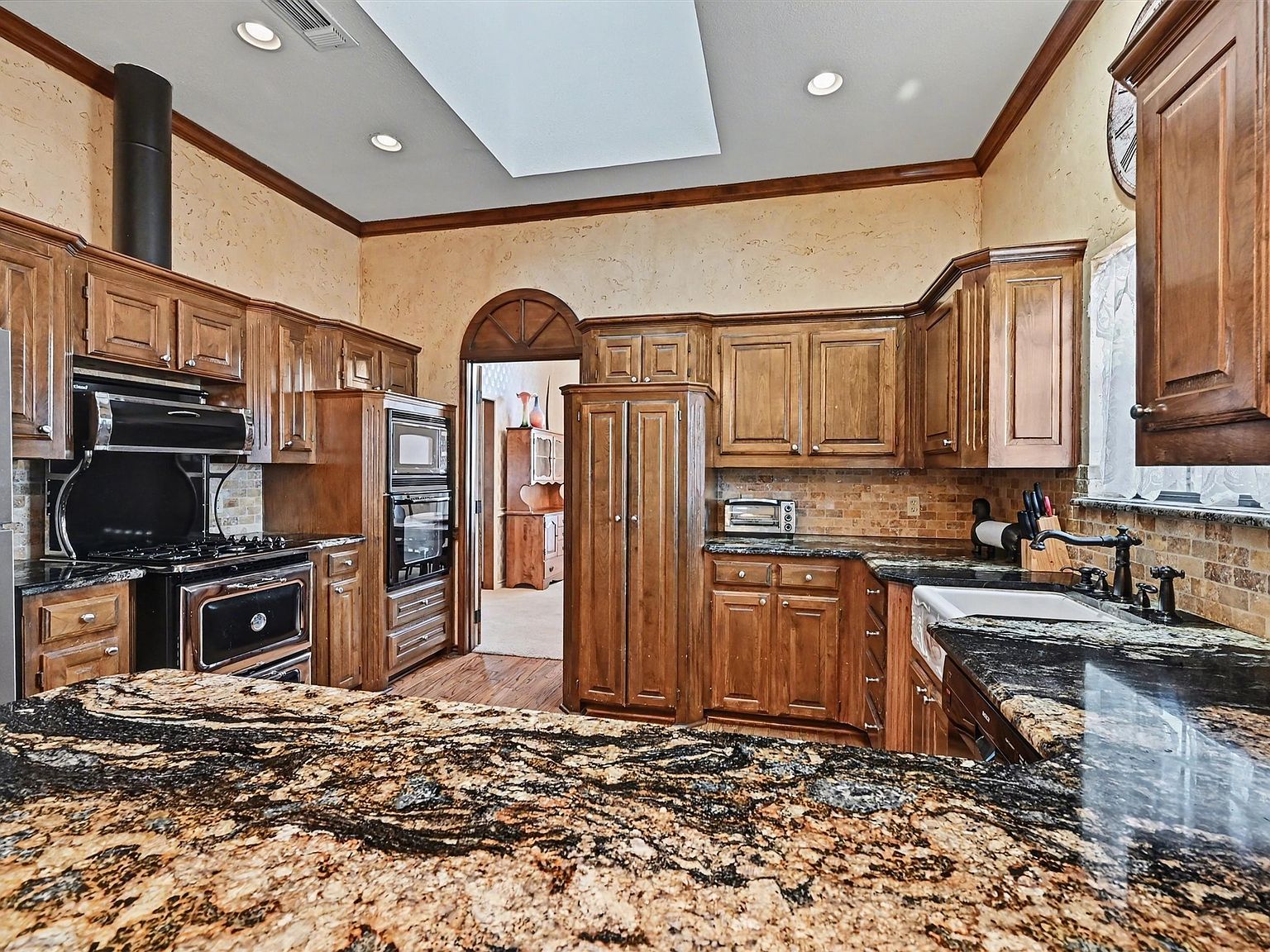 304 Trollinger St Whitesboro, TX 76273 - Thumbnail 5