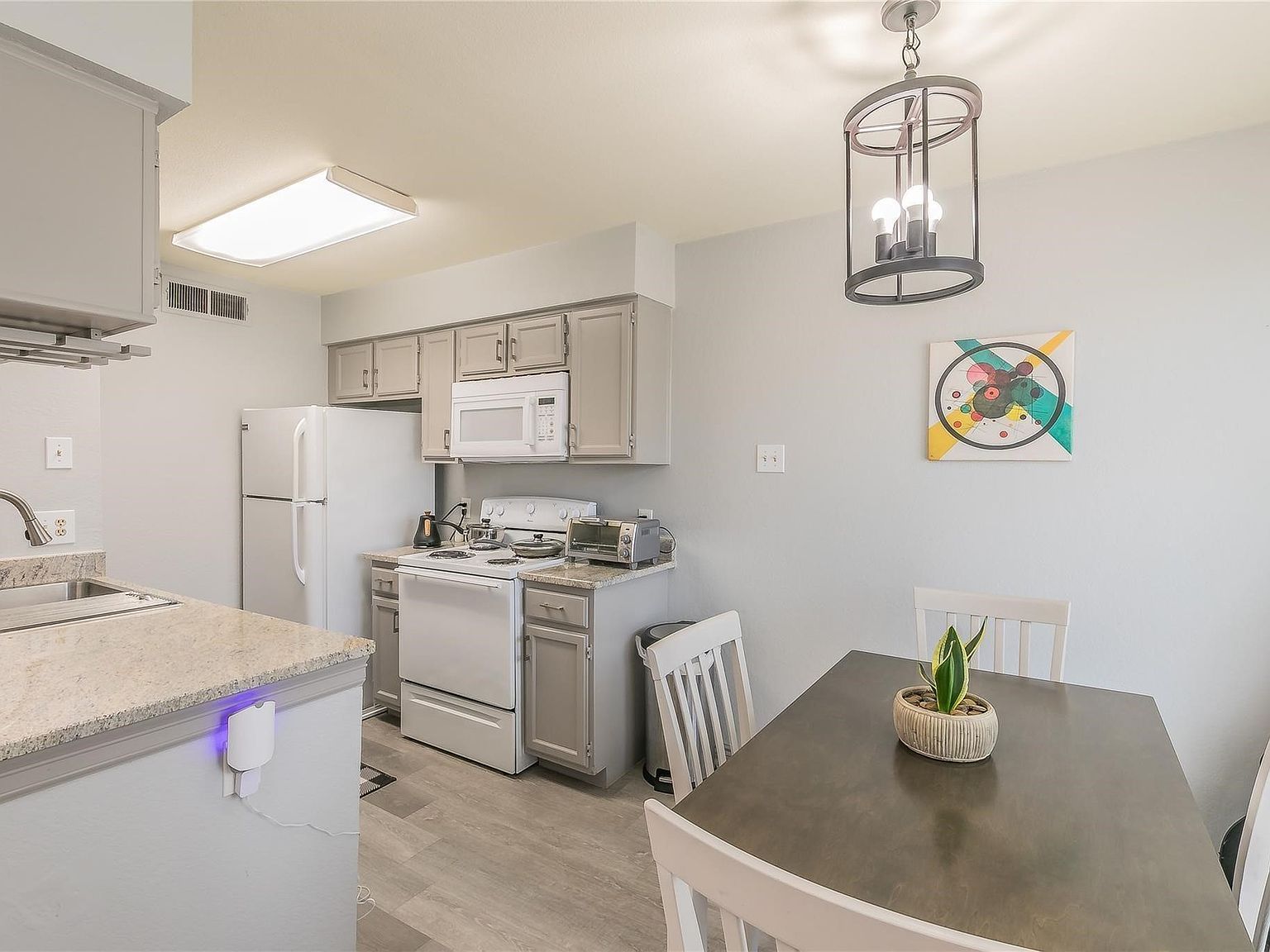 5750 Phoenix Dr APT 22 Dallas, TX 75231 - Thumbnail 5