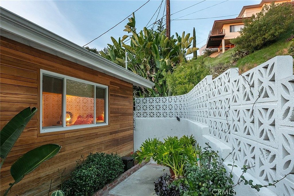 1241 Corona Dr Glendale, CA 91205 - Thumbnail 5