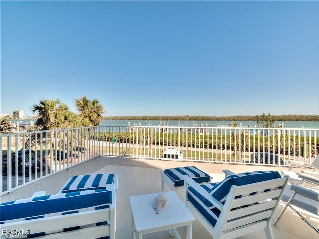 4183 Bay Beach Ln APT 313 Fort Myers Beach, FL 33931 - Thumbnail 5