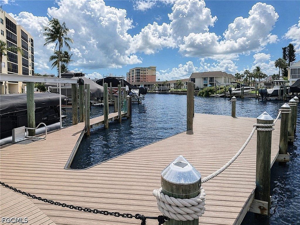 Dock 60 4351 Bay Beach Ln Fort Myers Beach, FL 33931 - Thumbnail 5