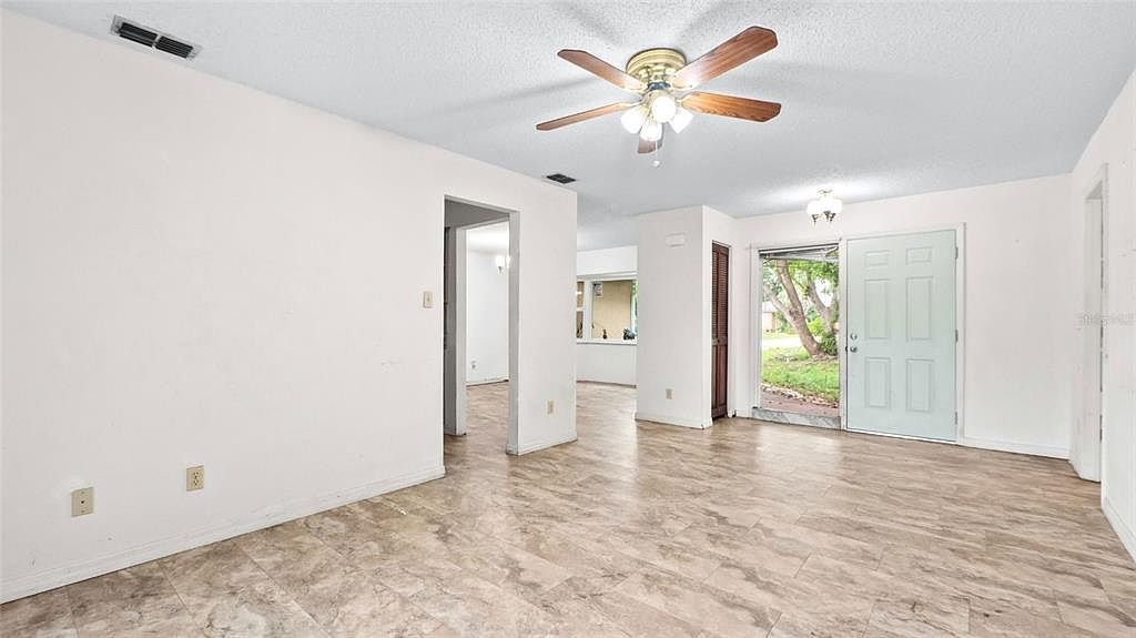 5112 Bernadette Dr Zephyrhills, FL 33541 - Thumbnail 5