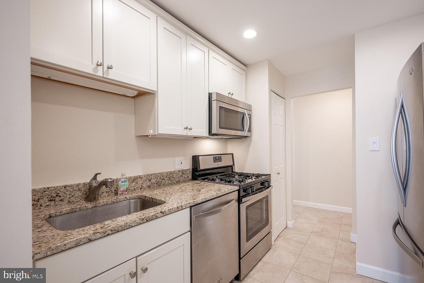 1954 Kennedy Dr APT 201 Mc Lean, VA 22102 - Thumbnail 5