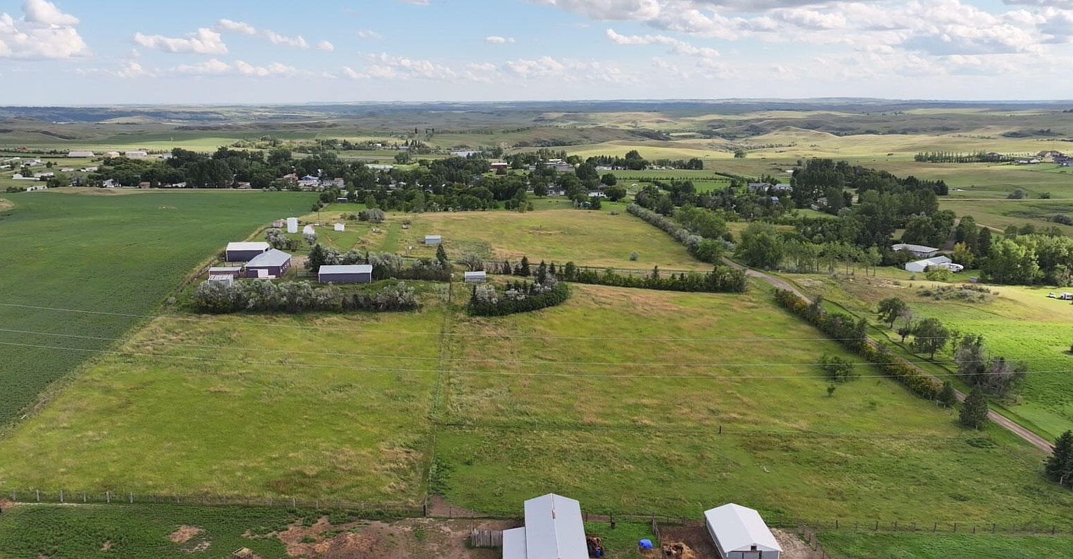 3720 Roughrider Ln N Mandan, ND 58554 - Thumbnail 5