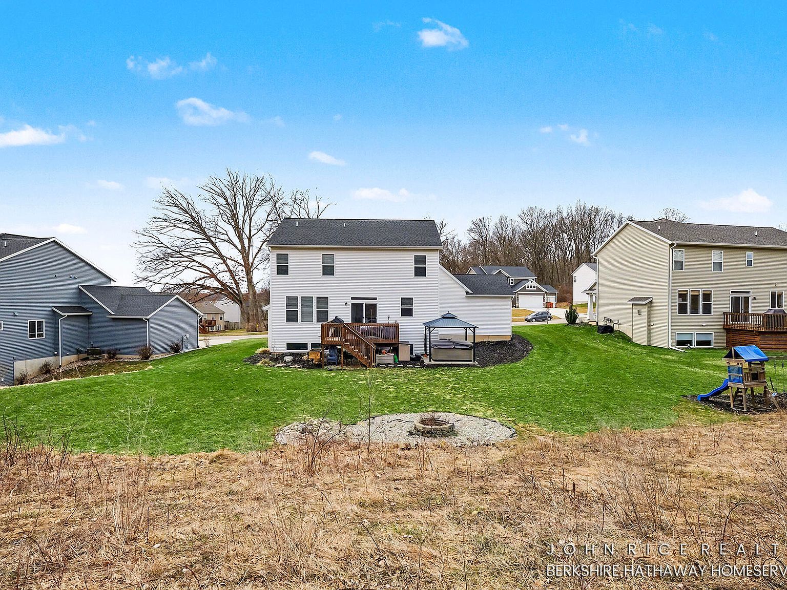 1584 Wales Dr SE Lowell, MI 49331 - Thumbnail 5